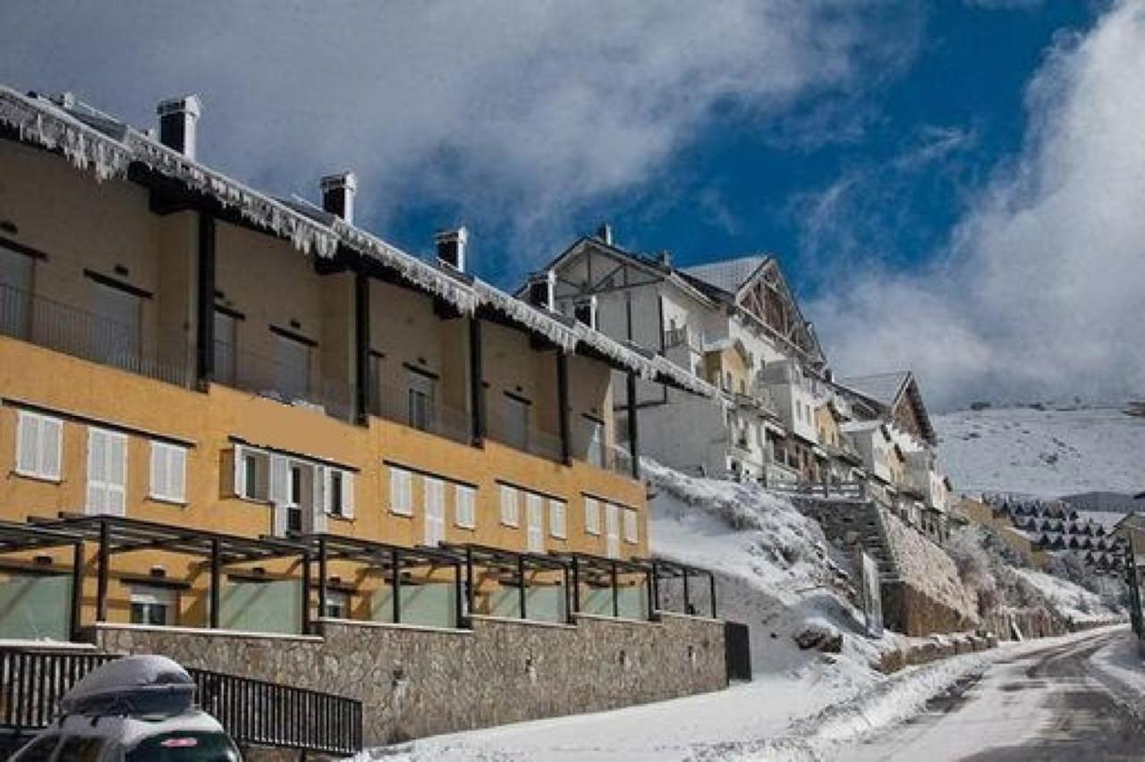 Vista Nevada Ski Lodge Sierra Nevada Bagian luar foto